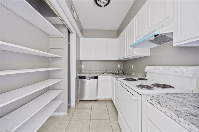 2817 N OHenry Boulevard G, Greensboro, NC 27405