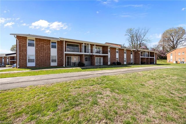 2817 N OHenry Boulevard G, Greensboro, NC 27405