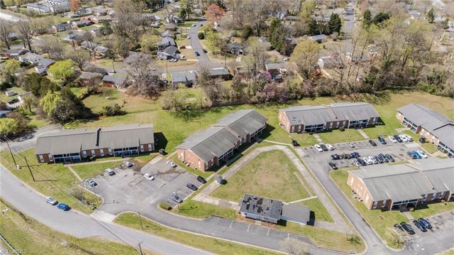 2817 N OHenry Boulevard G, Greensboro, NC 27405