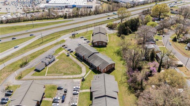 2817 N OHenry Boulevard G, Greensboro, NC 27405