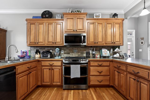 576 Courtney Ann Dr, Mcminnville, TN 37110