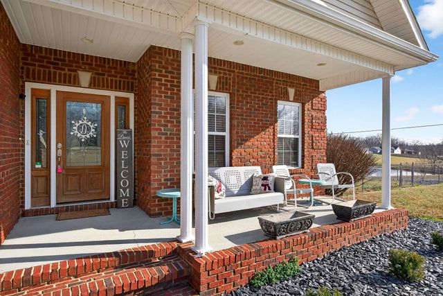 576 Courtney Ann Dr, Mcminnville, TN 37110