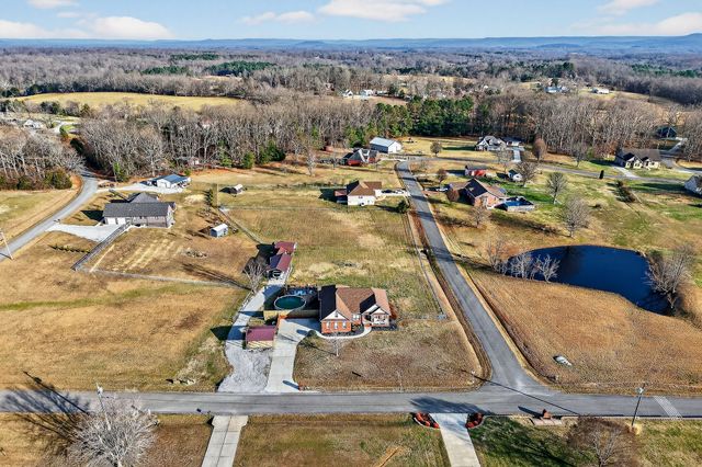 576 Courtney Ann Dr, Mcminnville, TN 37110