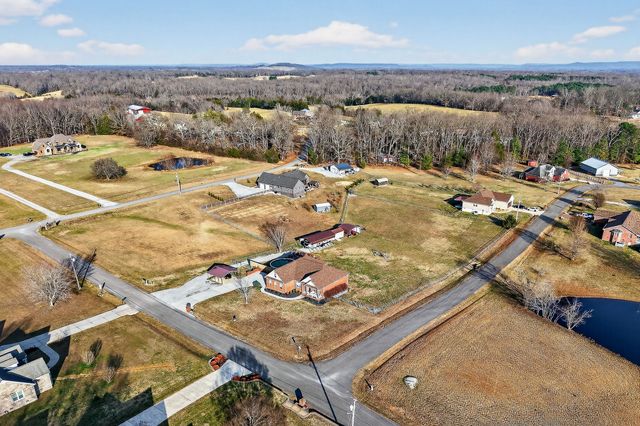 576 Courtney Ann Dr, Mcminnville, TN 37110