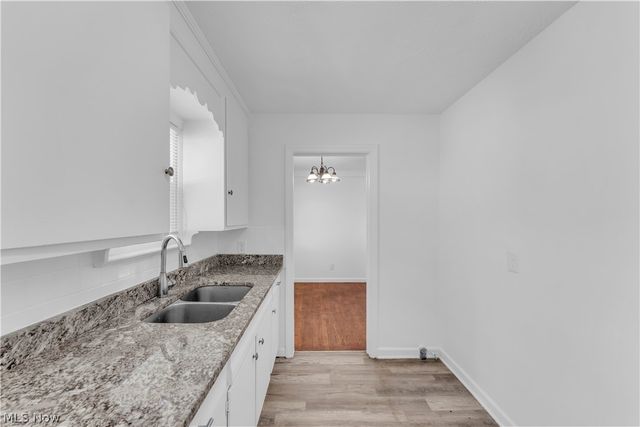 15803 Delrey Avenue, Cleveland, OH 44128