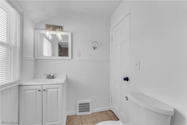 15803 Delrey Avenue, Cleveland, OH 44128