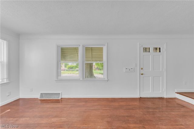 15803 Delrey Avenue, Cleveland, OH 44128