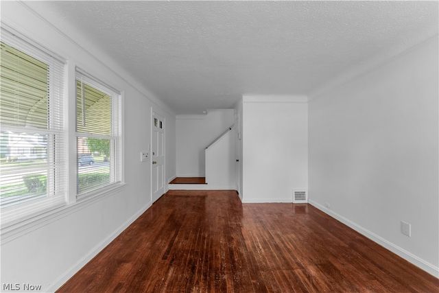 15803 Delrey Avenue, Cleveland, OH 44128