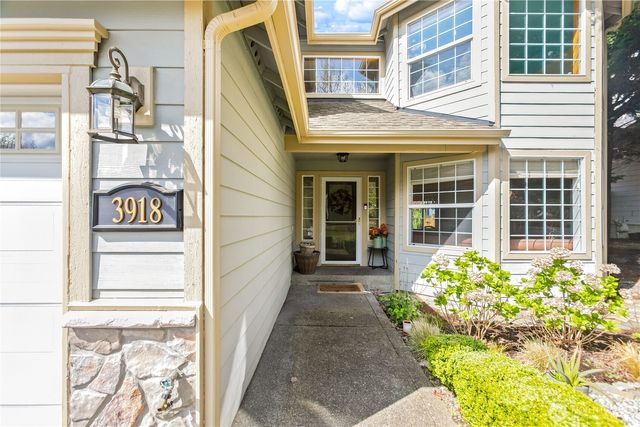 3918 Norpoint Way NE, Tacoma, WA 98422