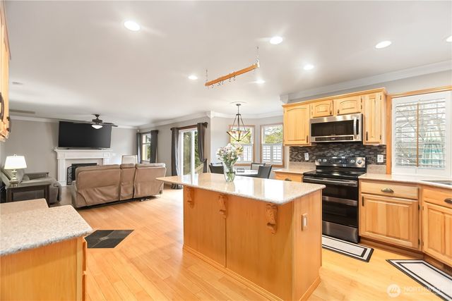 3918 Norpoint Way NE, Tacoma, WA 98422