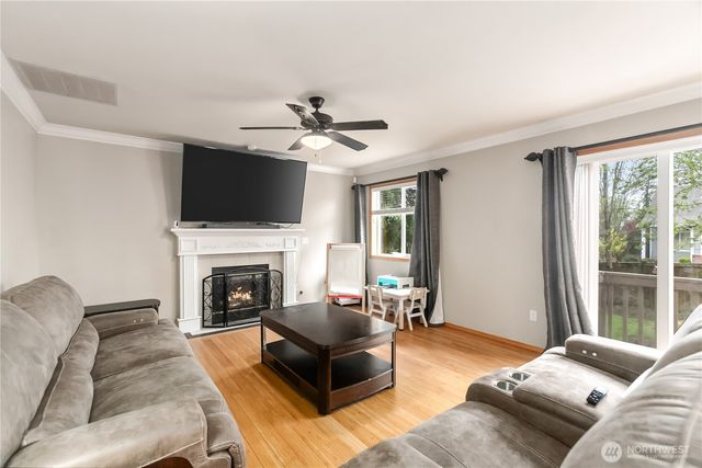 3918 Norpoint Way NE, Tacoma, WA 98422