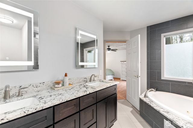 3918 Norpoint Way NE, Tacoma, WA 98422