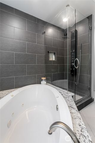 3918 Norpoint Way NE, Tacoma, WA 98422