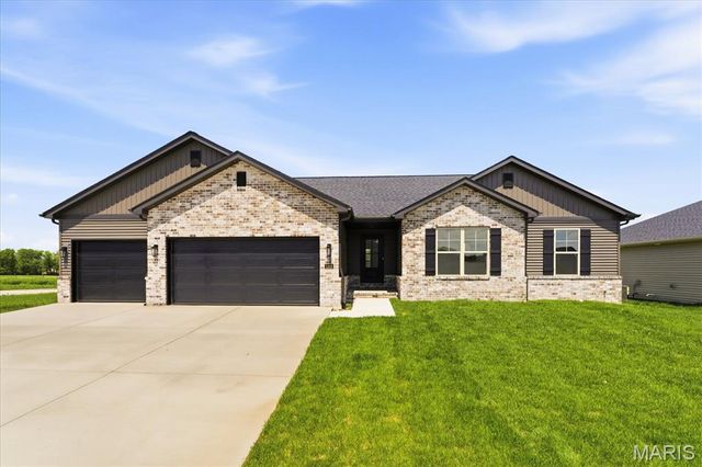 1232 Ole Town Bridge, O'fallon, IL 62269