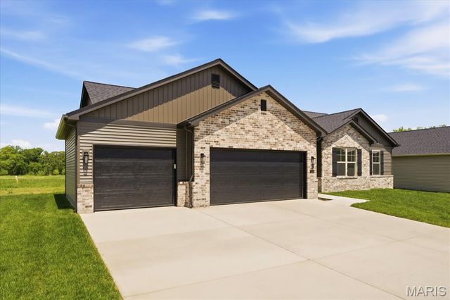 1232 Ole Town Bridge, O'fallon, IL 62269