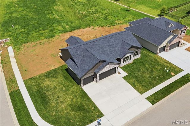 1232 Ole Town Bridge, O'fallon, IL 62269
