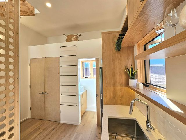 813 Jones, Berkeley, CA 94710