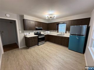 139 Summit Cross, Rutherford, NJ 07070