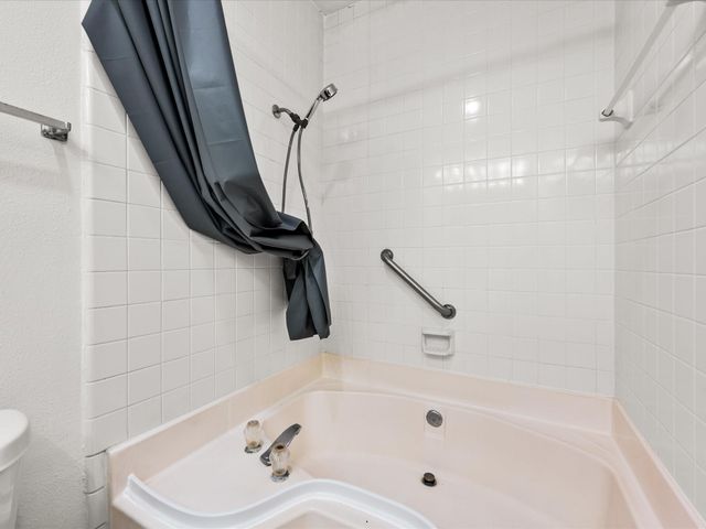 2211 S Braeswood Boulevard 23C, Houston, TX 77030