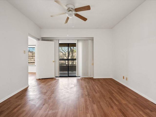 2211 S Braeswood Boulevard 23C, Houston, TX 77030