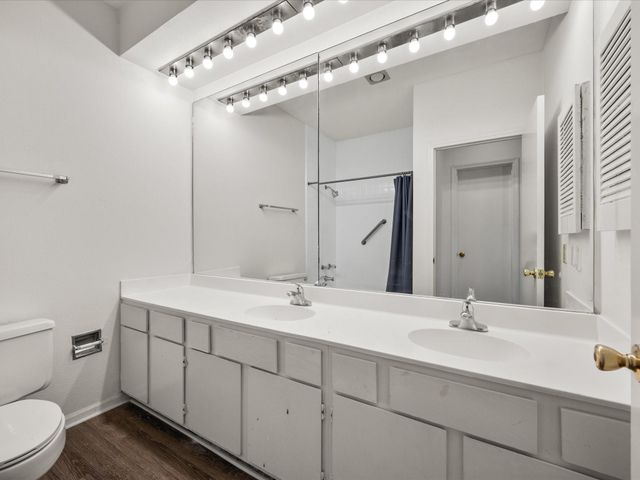 2211 S Braeswood Boulevard 23C, Houston, TX 77030