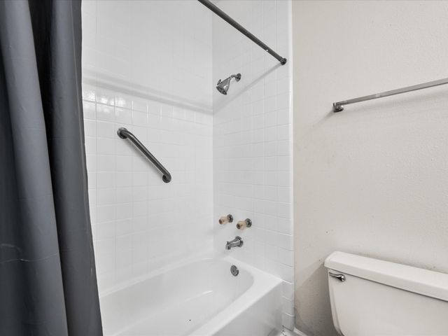 2211 S Braeswood Boulevard 23C, Houston, TX 77030