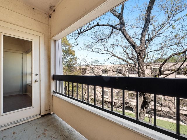 2211 S Braeswood Boulevard 23C, Houston, TX 77030