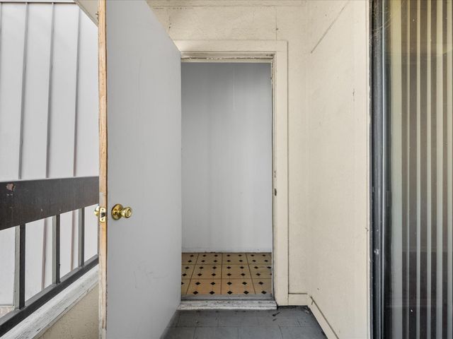 2211 S Braeswood Boulevard 23C, Houston, TX 77030