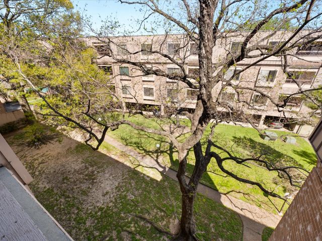 2211 S Braeswood Boulevard 23C, Houston, TX 77030