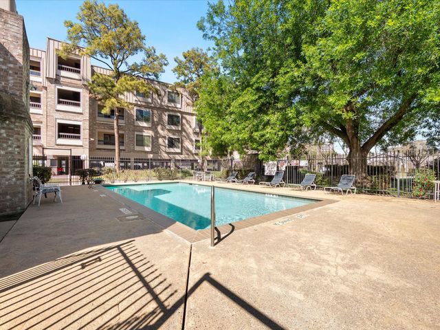 2211 S Braeswood Boulevard 23C, Houston, TX 77030