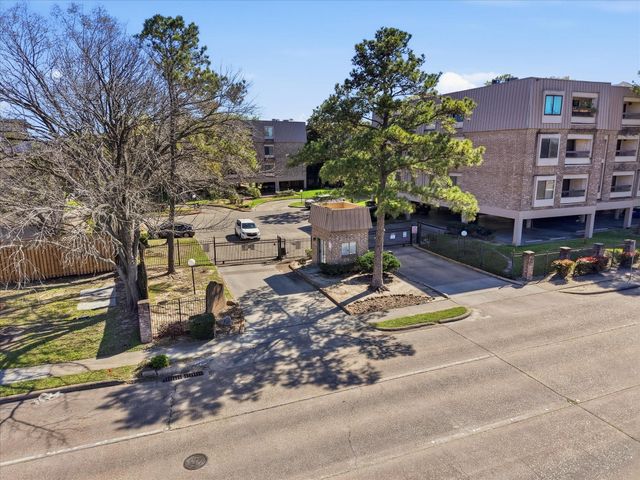 2211 S Braeswood Boulevard 23C, Houston, TX 77030