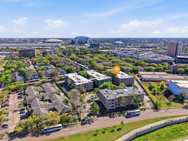 2211 S Braeswood Boulevard 23C, Houston, TX 77030