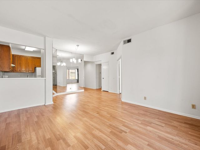 2211 S Braeswood Boulevard 23C, Houston, TX 77030