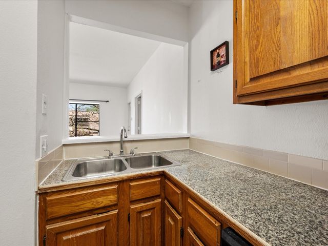 2211 S Braeswood Boulevard 23C, Houston, TX 77030