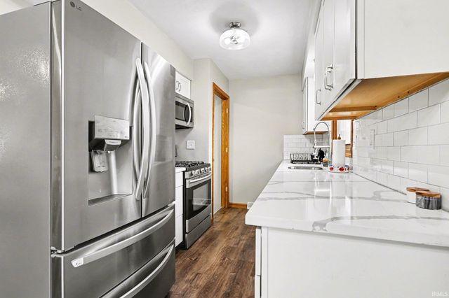 18460 Brewster Drive, Bristol, IN 46507