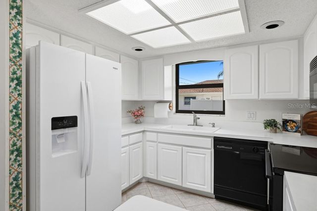 154 HOURGLASS DRIVE, Venice, FL 34293