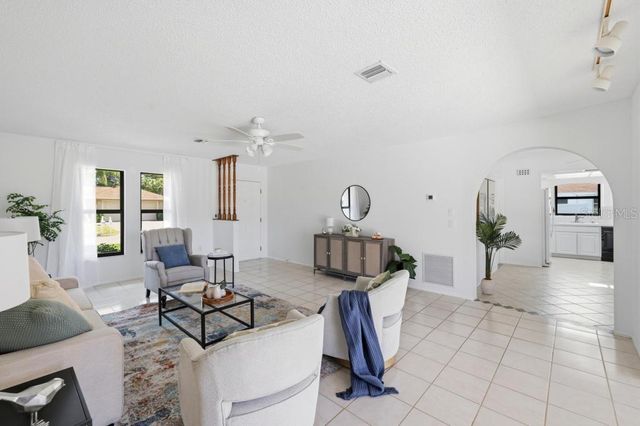 154 HOURGLASS DRIVE, Venice, FL 34293