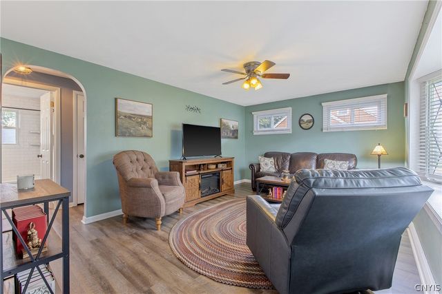 207 Juanita Drive, Salina, NY 13090