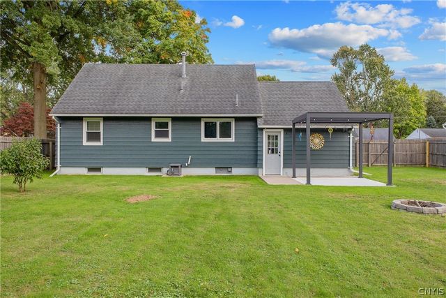 207 Juanita Drive, Salina, NY 13090