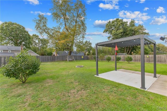 207 Juanita Drive, Salina, NY 13090