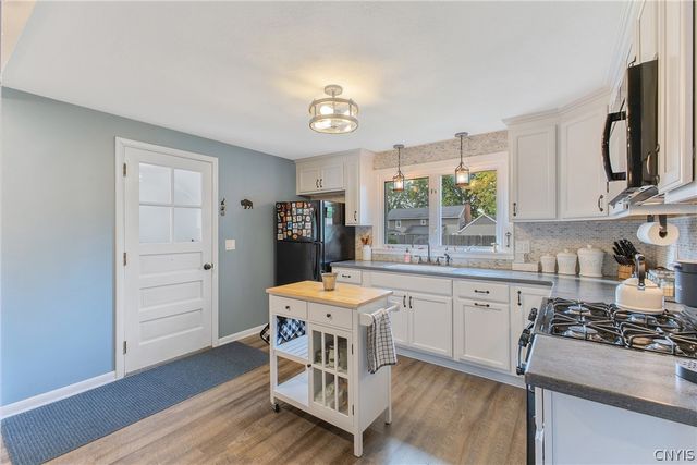 207 Juanita Drive, Salina, NY 13090