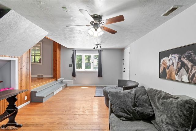 6541 Newton Falls Road, Ravenna, OH 44266