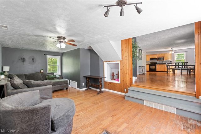 6541 Newton Falls Road, Ravenna, OH 44266