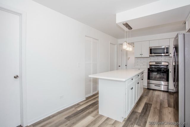 7459 N Waukegan Road 3, Niles, IL 60714