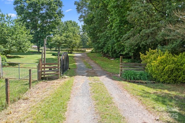 4026 Biggerstaff Road, Maiden, NC 28650