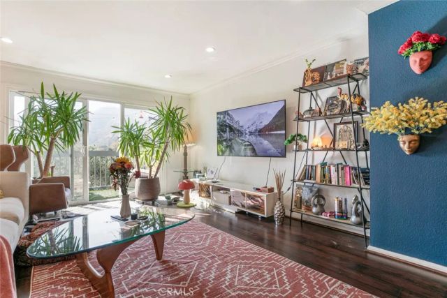2940 N Verdugo Road 305, Glendale, CA 91208