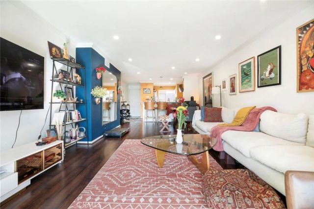 2940 N Verdugo Road 305, Glendale, CA 91208