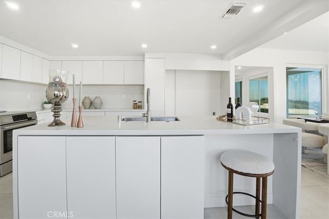 2717 N Mountain Avenue, Claremont, CA 91711