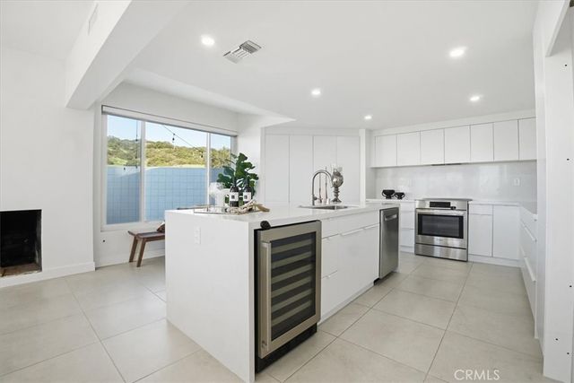 2717 N Mountain Avenue, Claremont, CA 91711