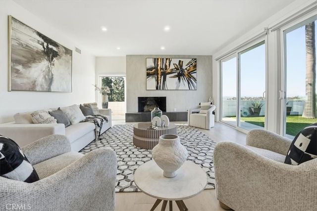 2717 N Mountain Avenue, Claremont, CA 91711